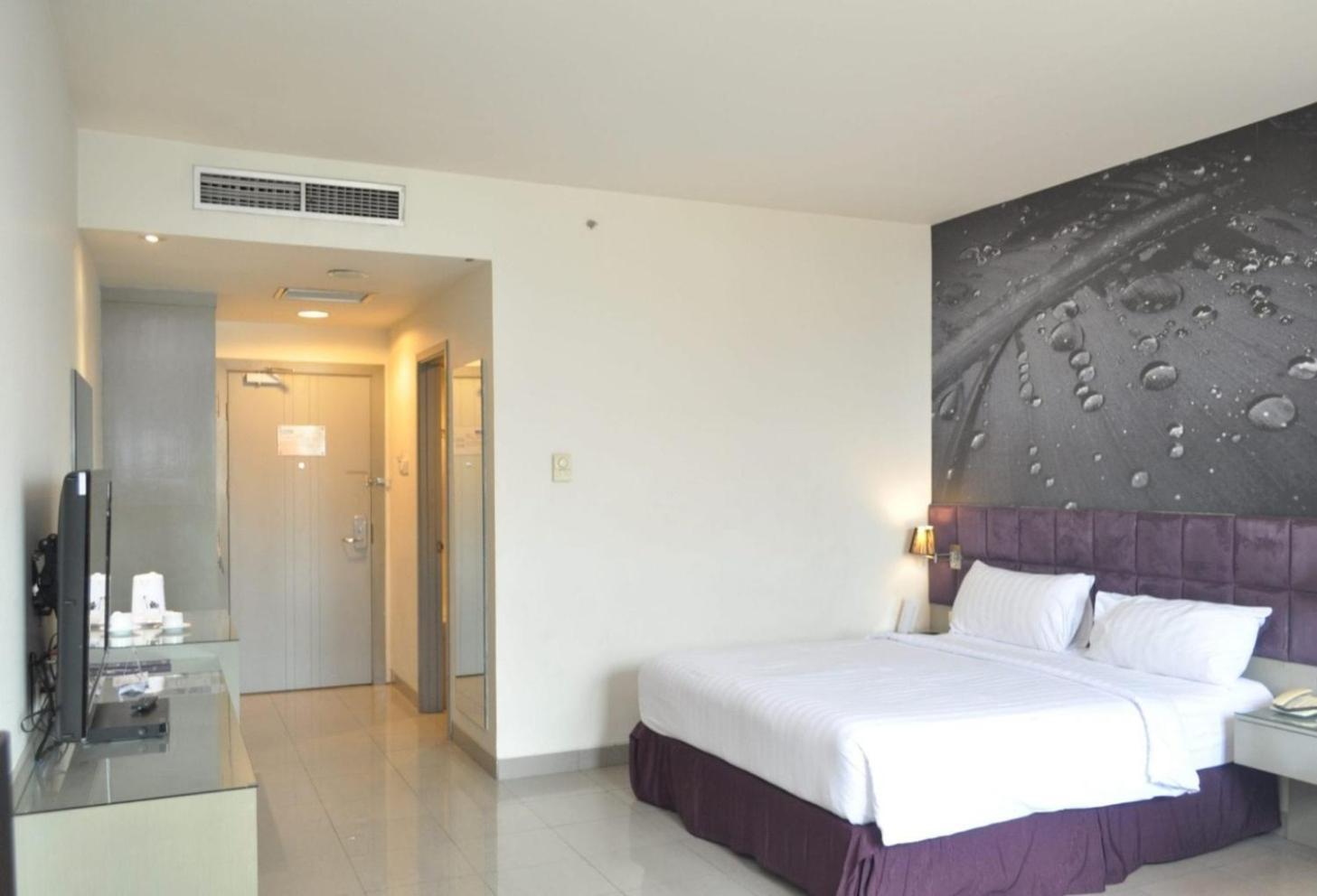 ג'קרטה Royal Palm Hotel & Conference Center Cengkareng מראה חיצוני תמונה