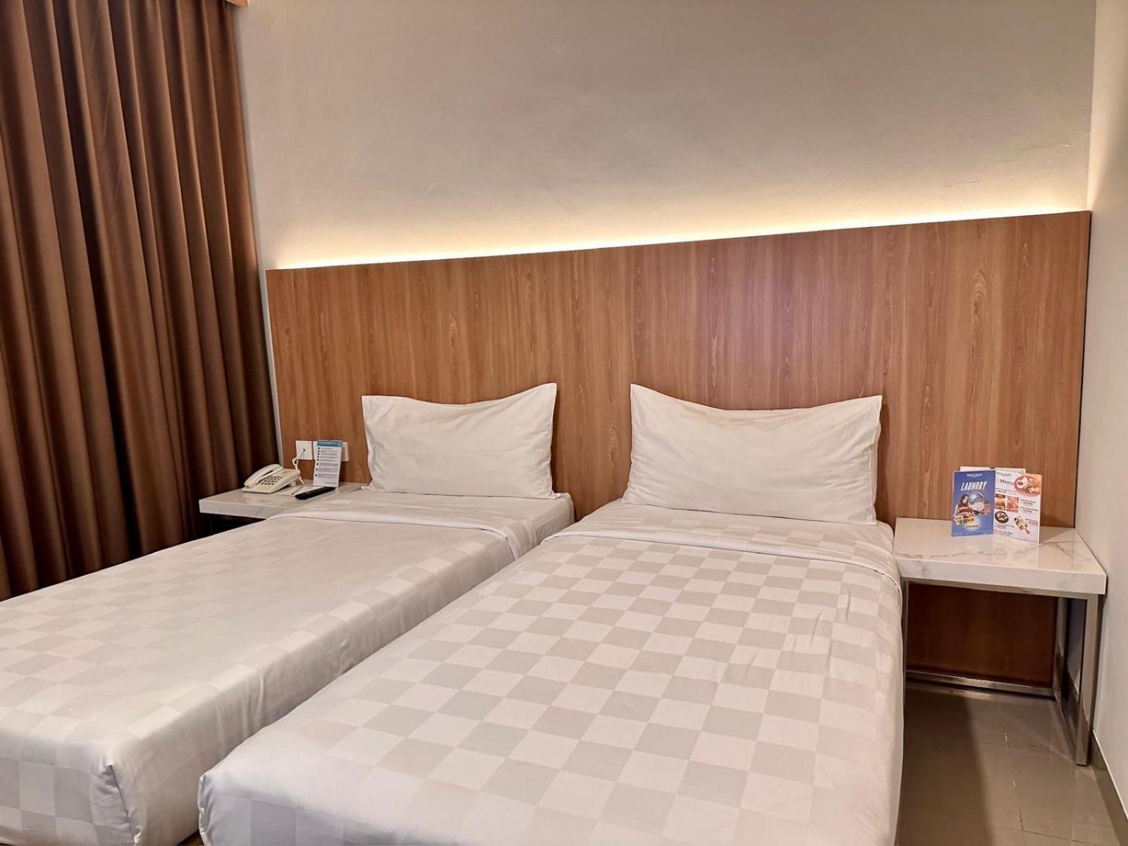 ג'קרטה Royal Palm Hotel & Conference Center Cengkareng מראה חיצוני תמונה